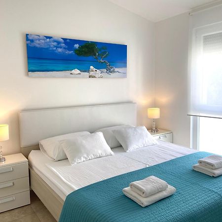 Apartmani Villa Adriatic ヴィル エクステリア 写真