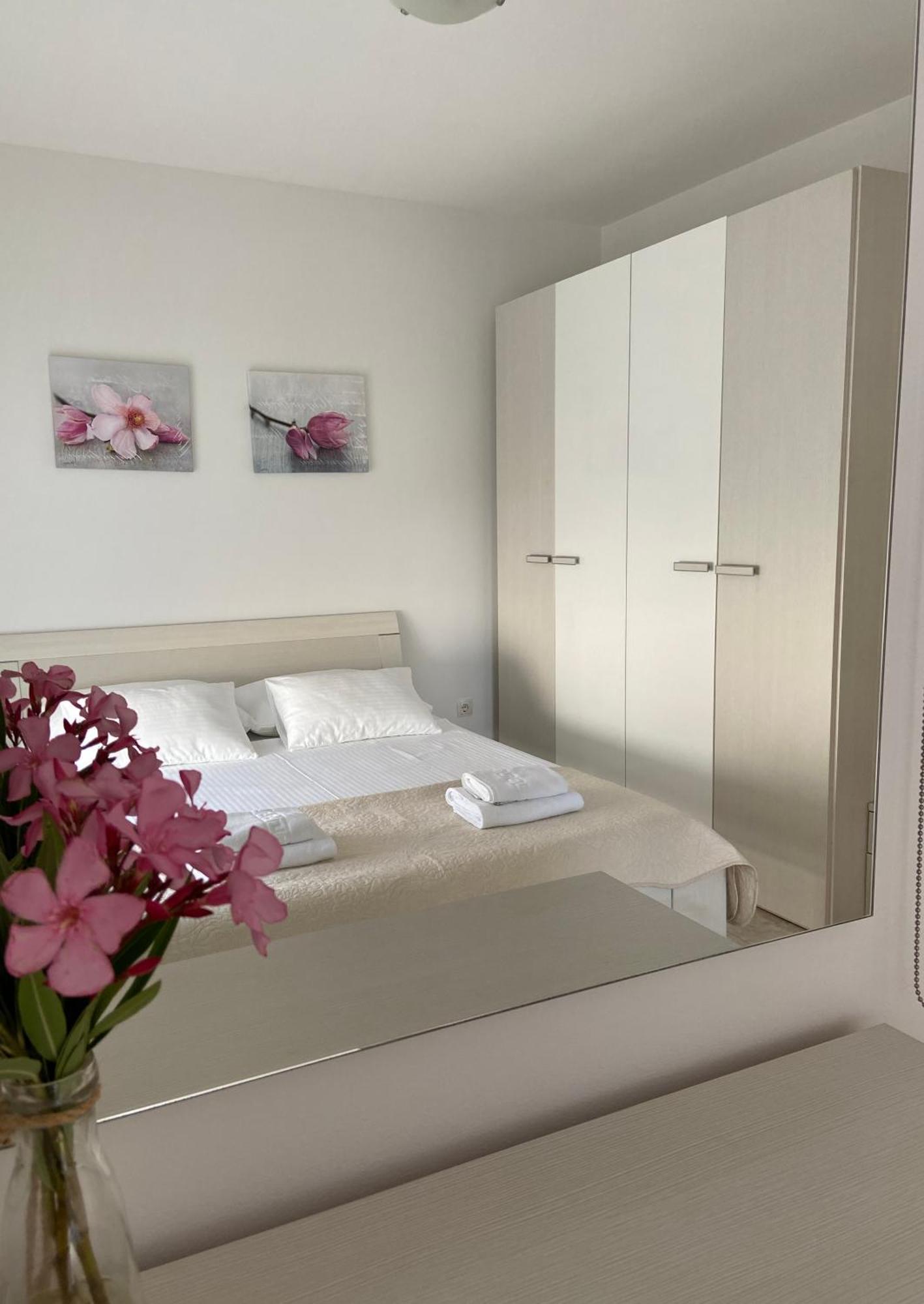 Apartmani Villa Adriatic ヴィル エクステリア 写真