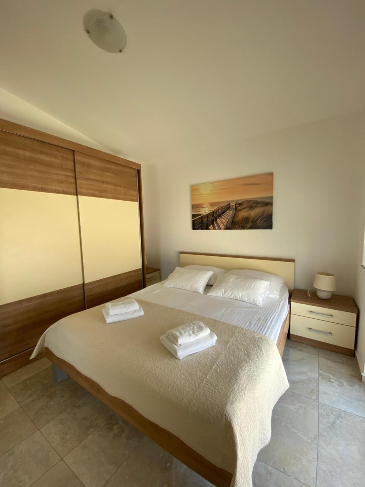 Apartmani Villa Adriatic ヴィル エクステリア 写真