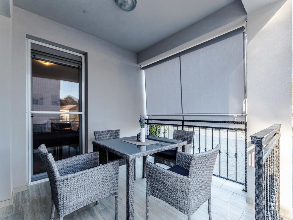 Apartmani Villa Adriatic ヴィル エクステリア 写真